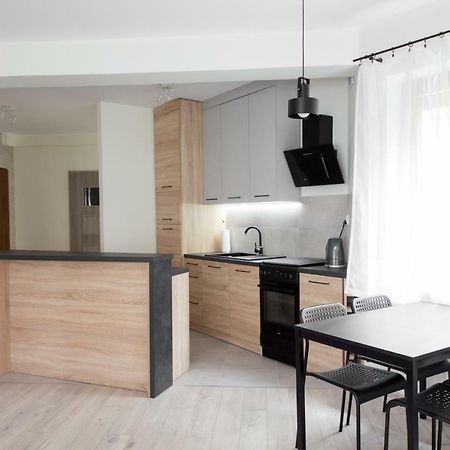 Apartament Zebcowska オストルフ・ビエルコポルスキ エクステリア 写真
