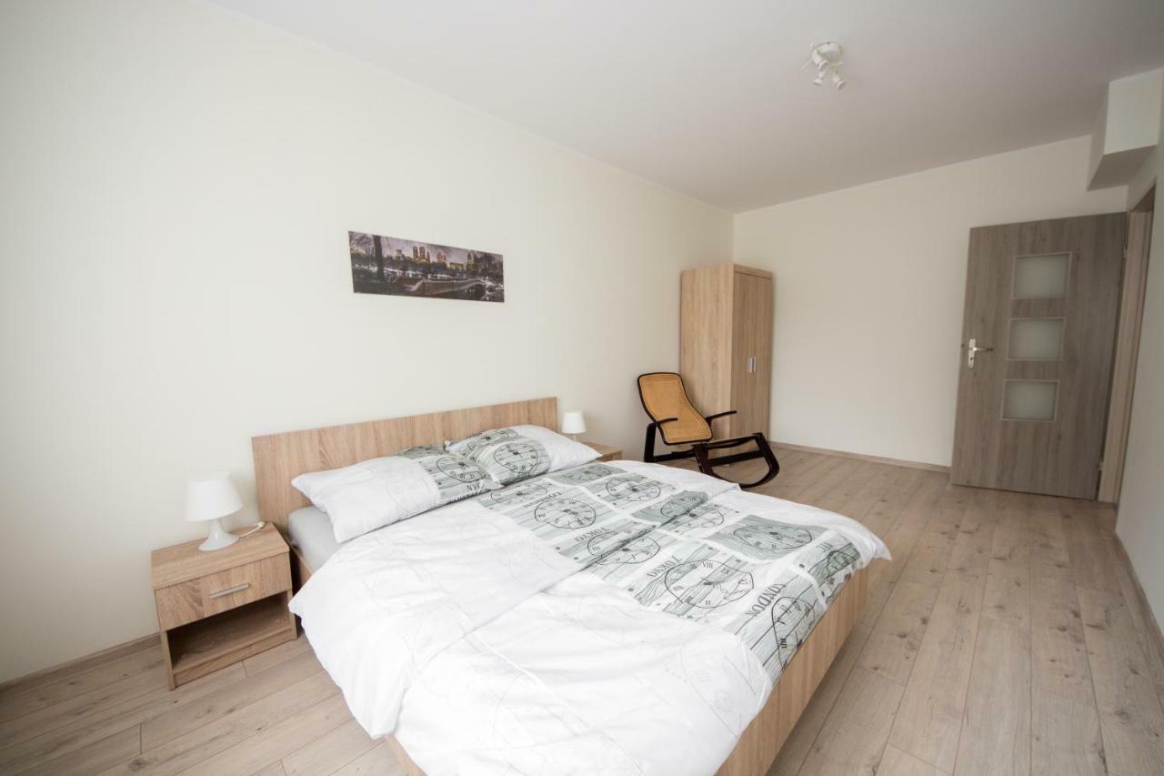 Apartament Zebcowska オストルフ・ビエルコポルスキ エクステリア 写真