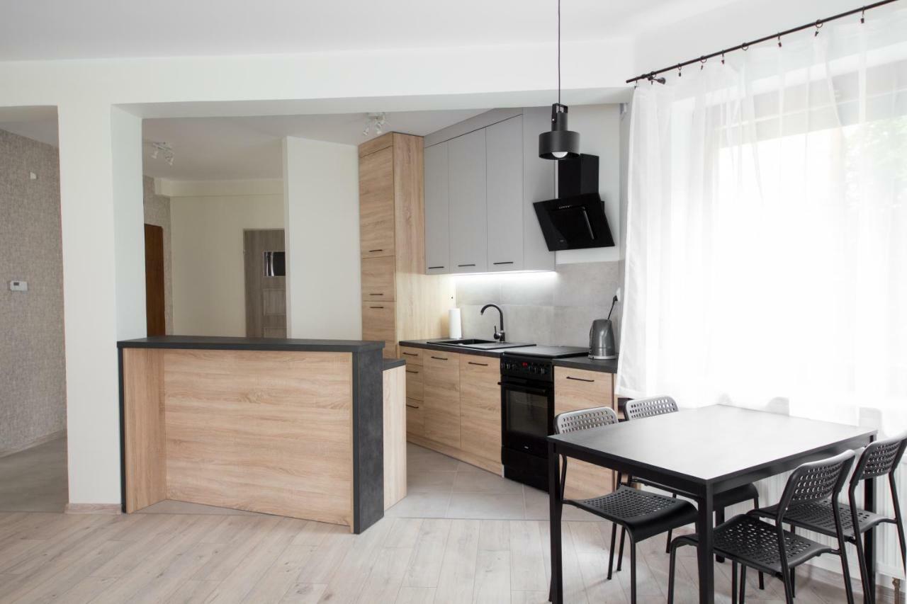 Apartament Zebcowska オストルフ・ビエルコポルスキ エクステリア 写真