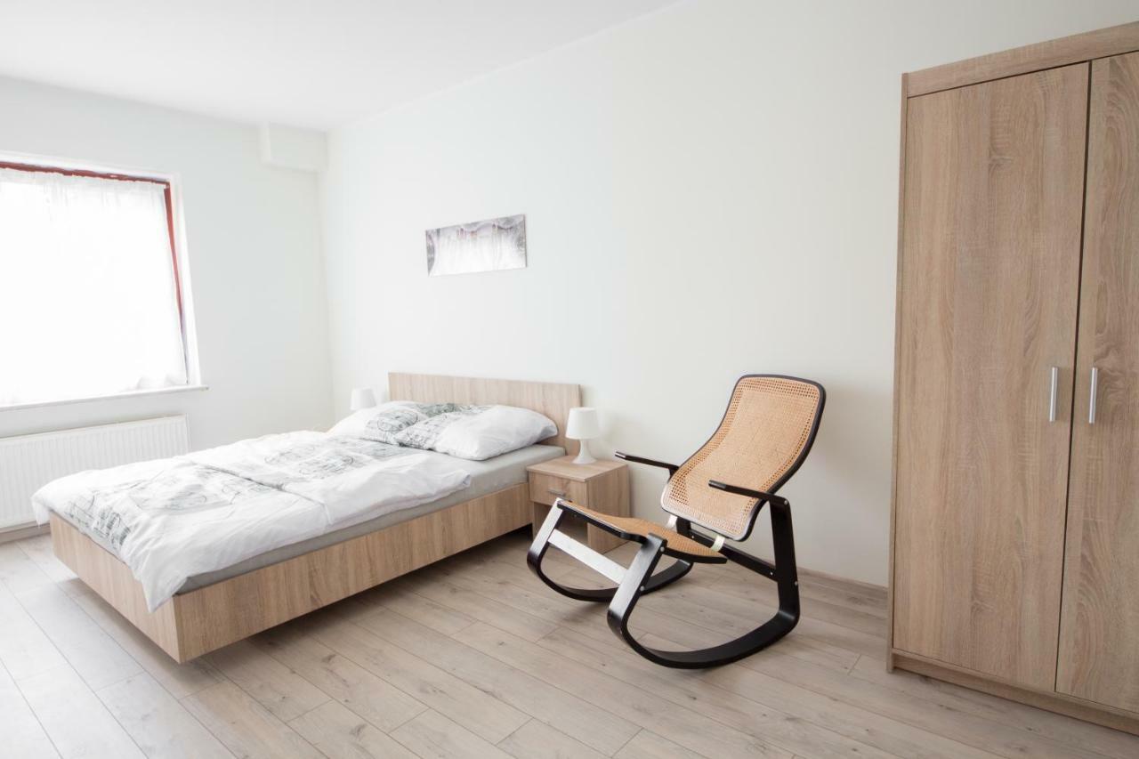 Apartament Zebcowska オストルフ・ビエルコポルスキ エクステリア 写真